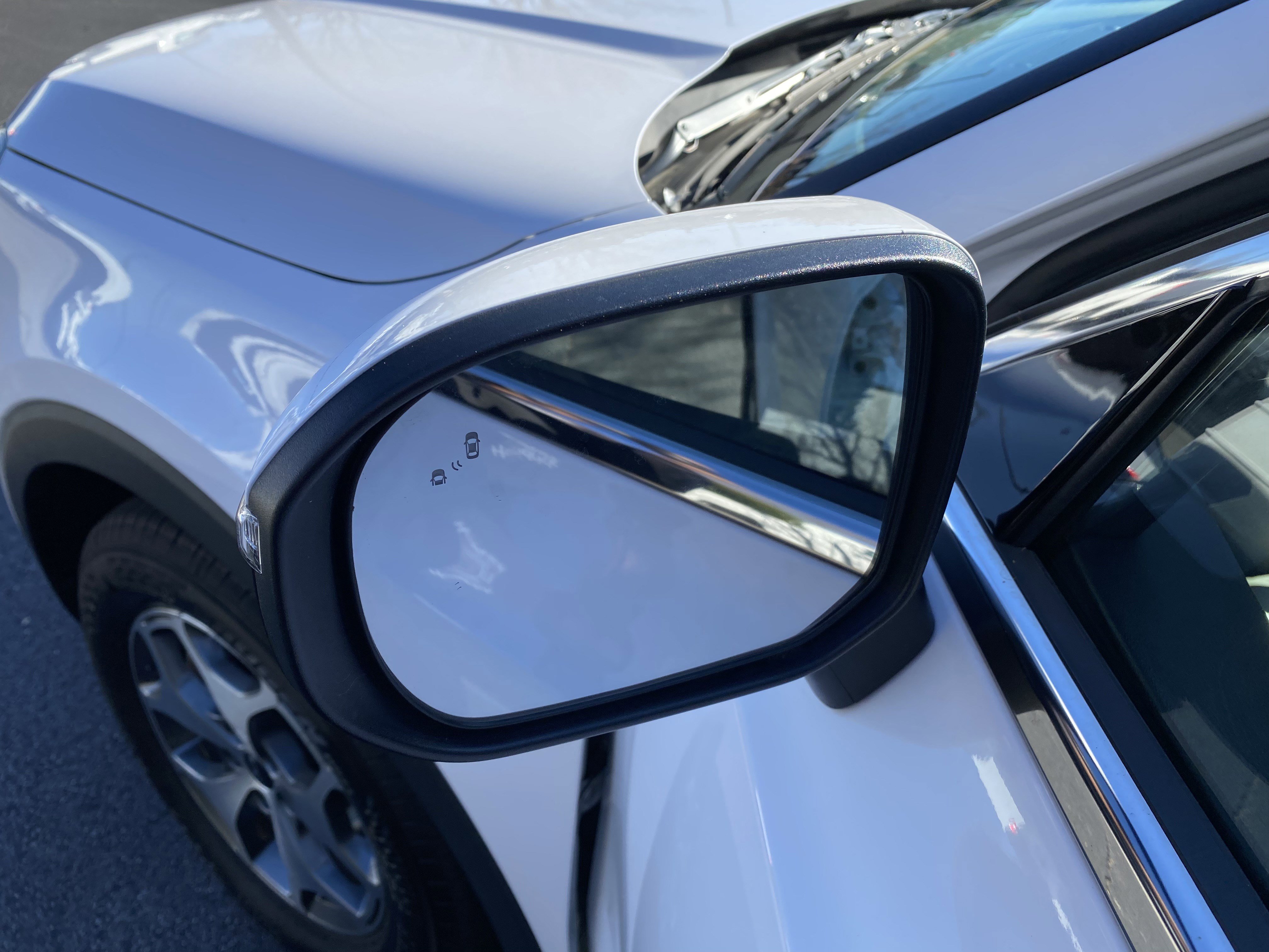 Used 2022 Kia Telluride EX image 40