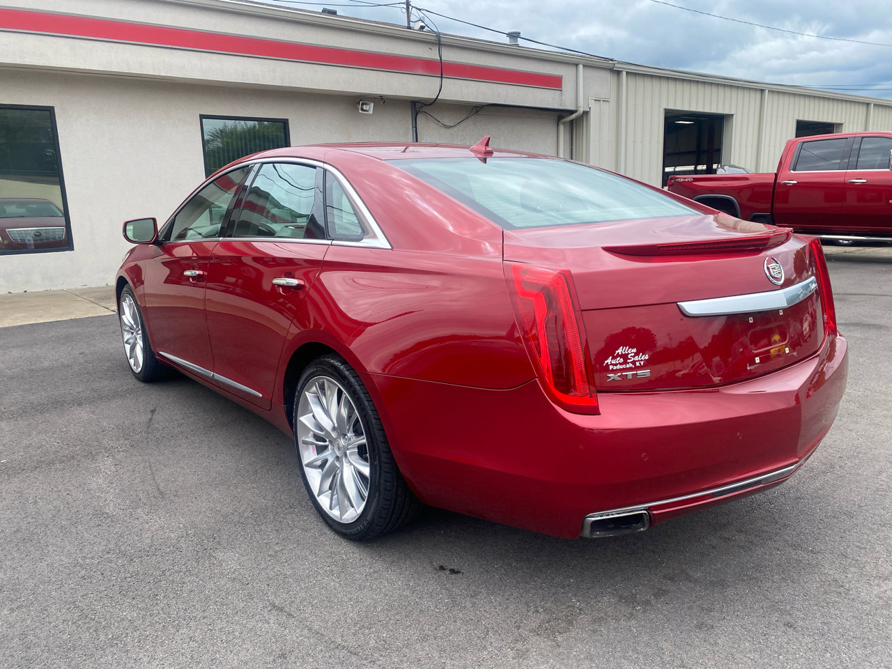 Used 2013 Cadillac XTS Platinum w/ Driver Assist Package image 7
