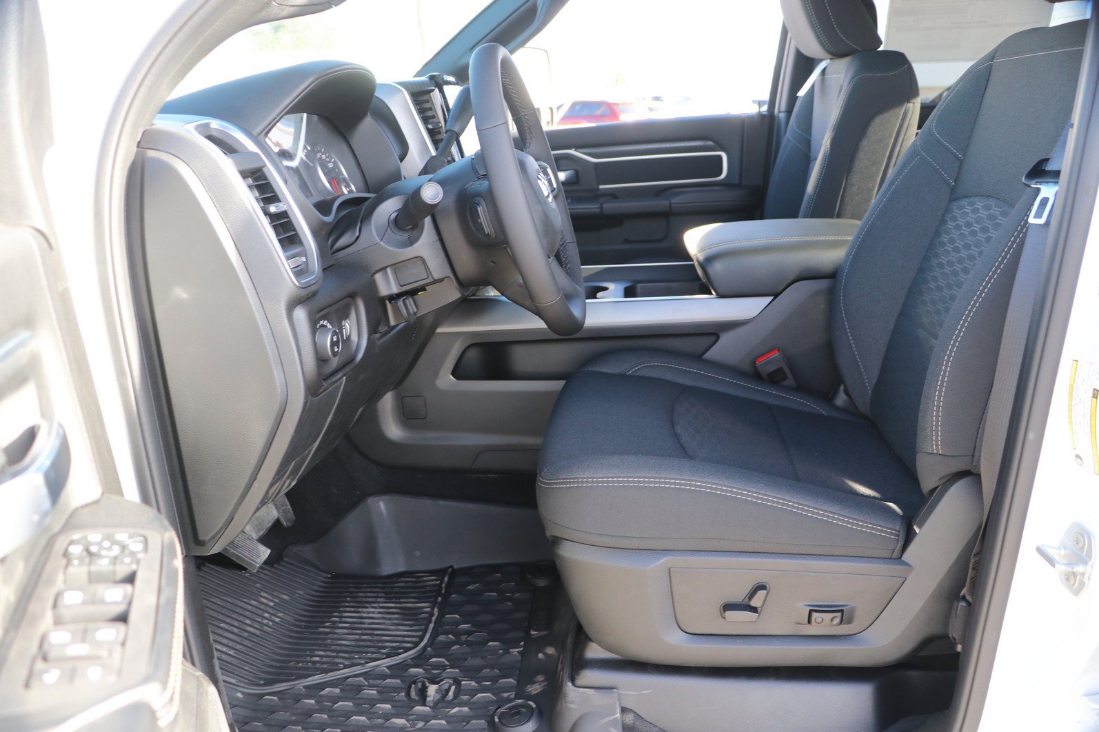 New 2026 RAM 2500 Big Horn AWD/4WD image 13