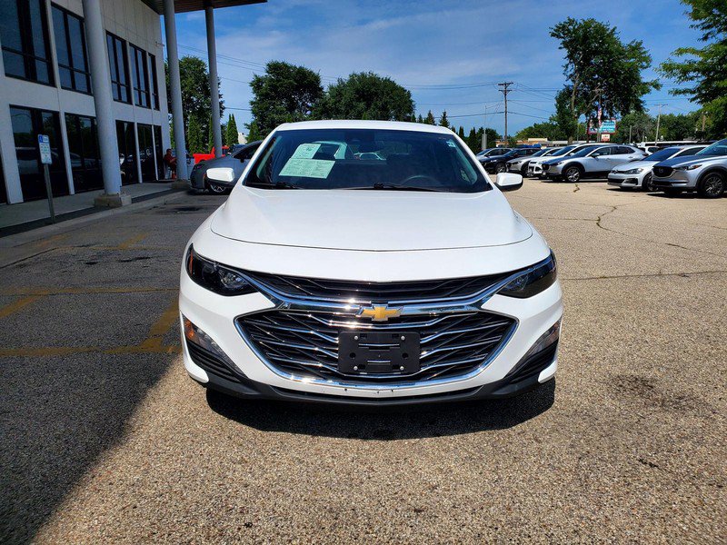 Used 2024 Chevrolet Malibu LT FWD image 2