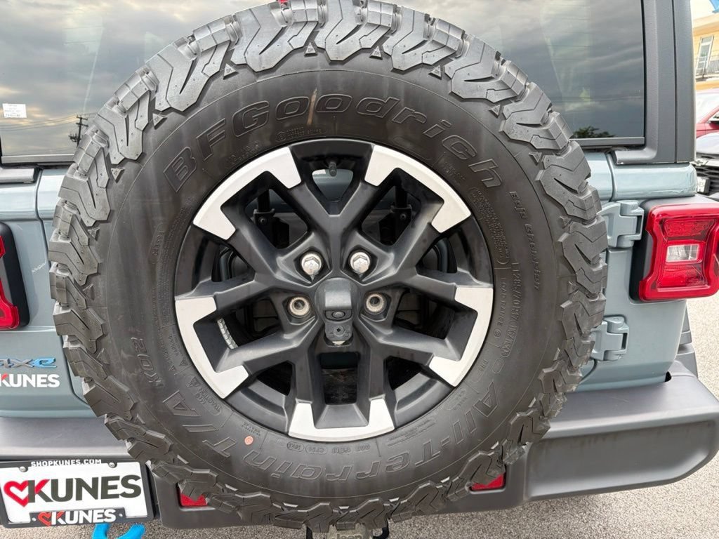 Used 2024 Jeep Wrangler Unlimited Rubicon 4xe AWD/4WD image 15