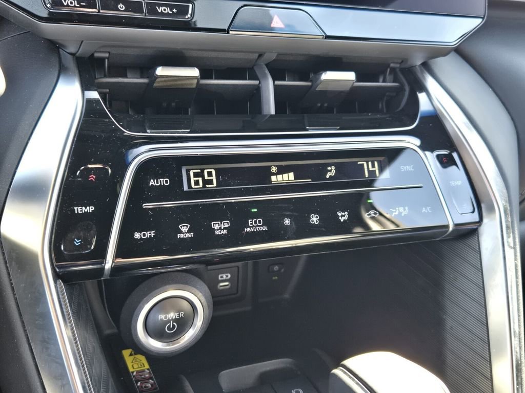 Used 2024 Toyota Venza Nightshade AWD/4WD image 23