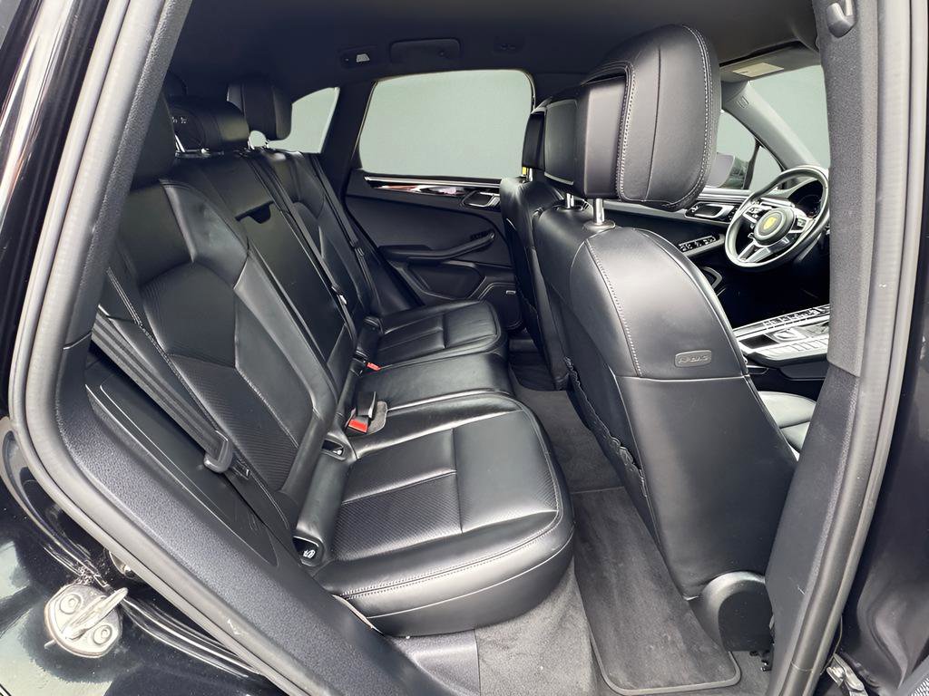 Used 2018 Porsche Macan Sport Edition image 23