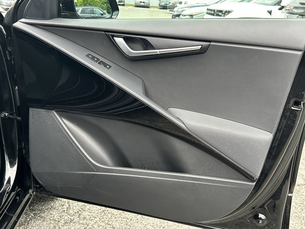 Certified 2023 Kia Niro Wind w/ Wind Preserve Package FWD image 15