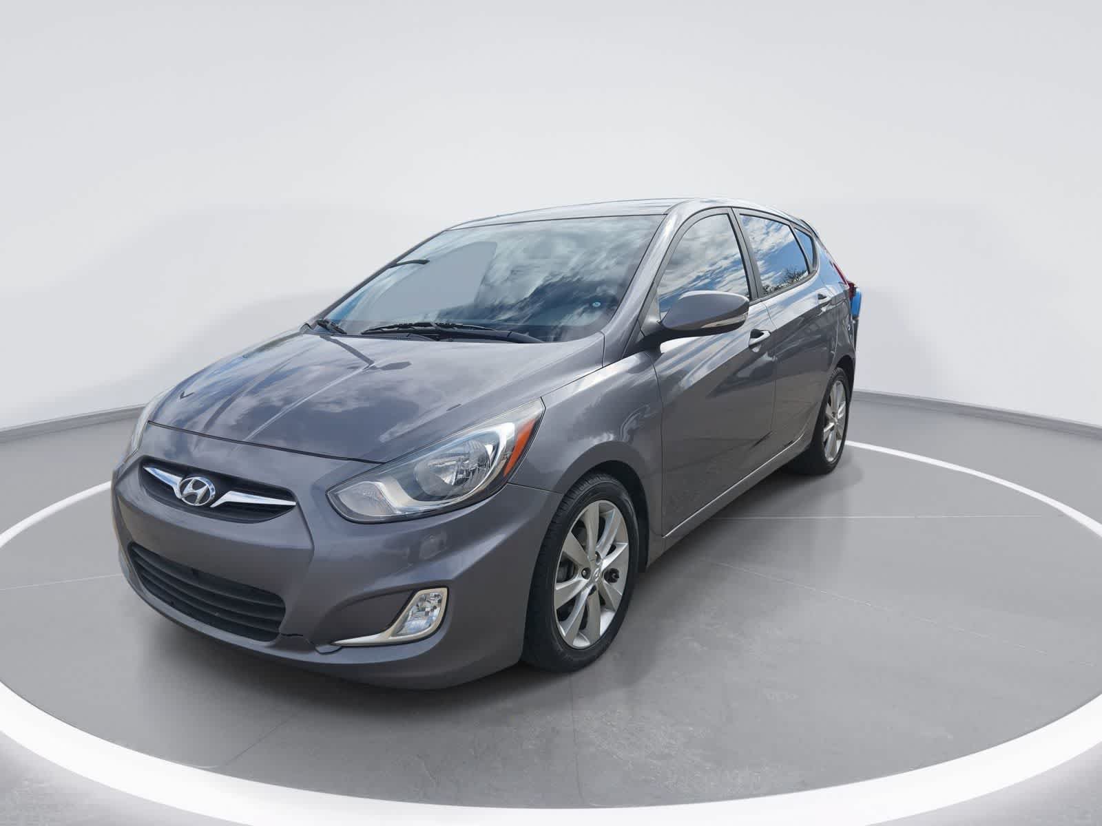 Used 2013 Hyundai Accent SE FWD image 4