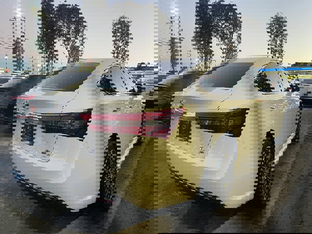 Used 2016 Toyota Avalon XLE Premium image 5