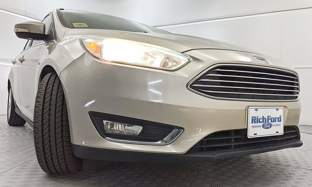 Used 2017 Ford Focus Titanium FWD image 22