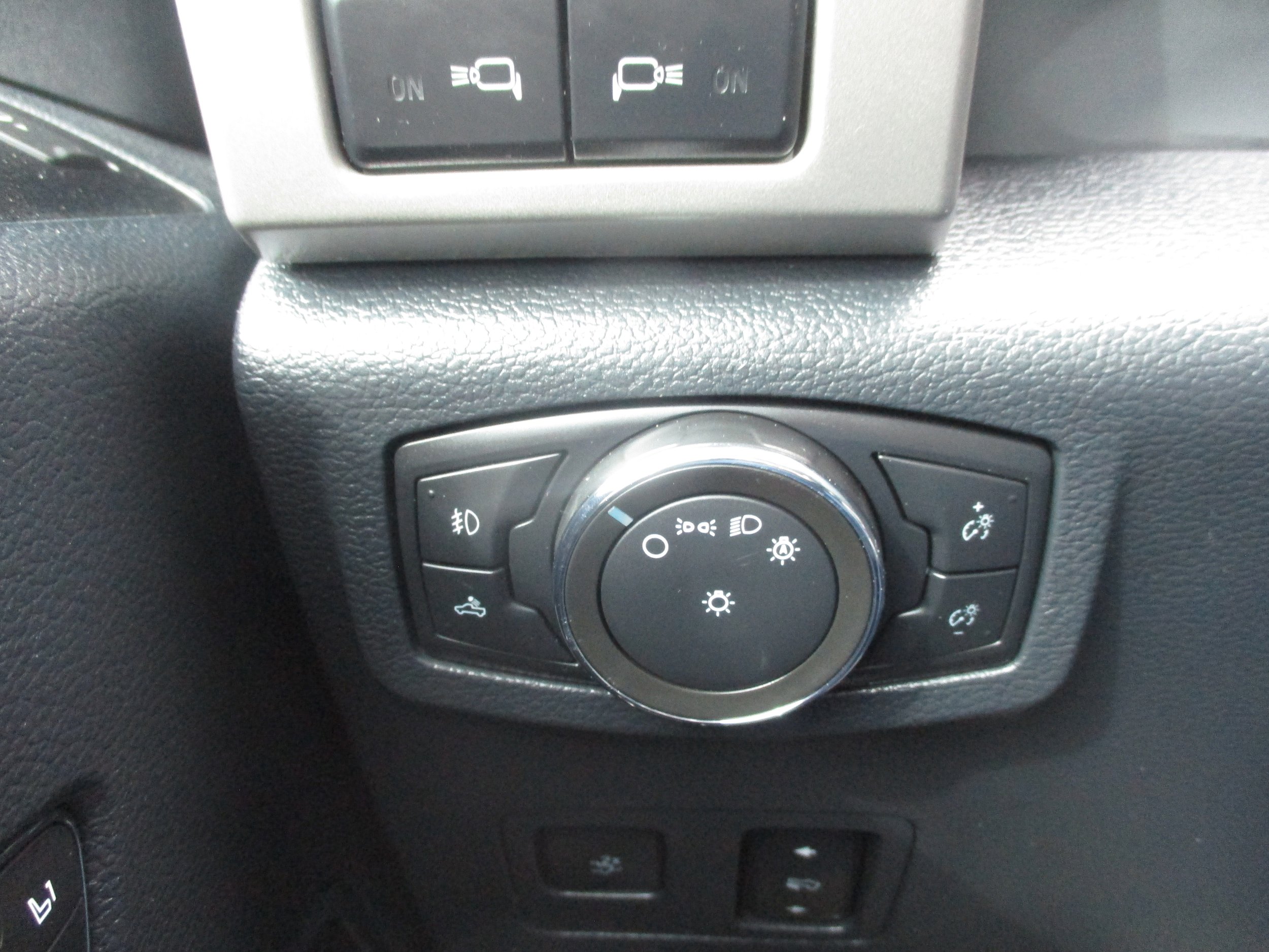 Used 2022 Ford F350 Lariat w/ Lariat Ultimate Package image 21