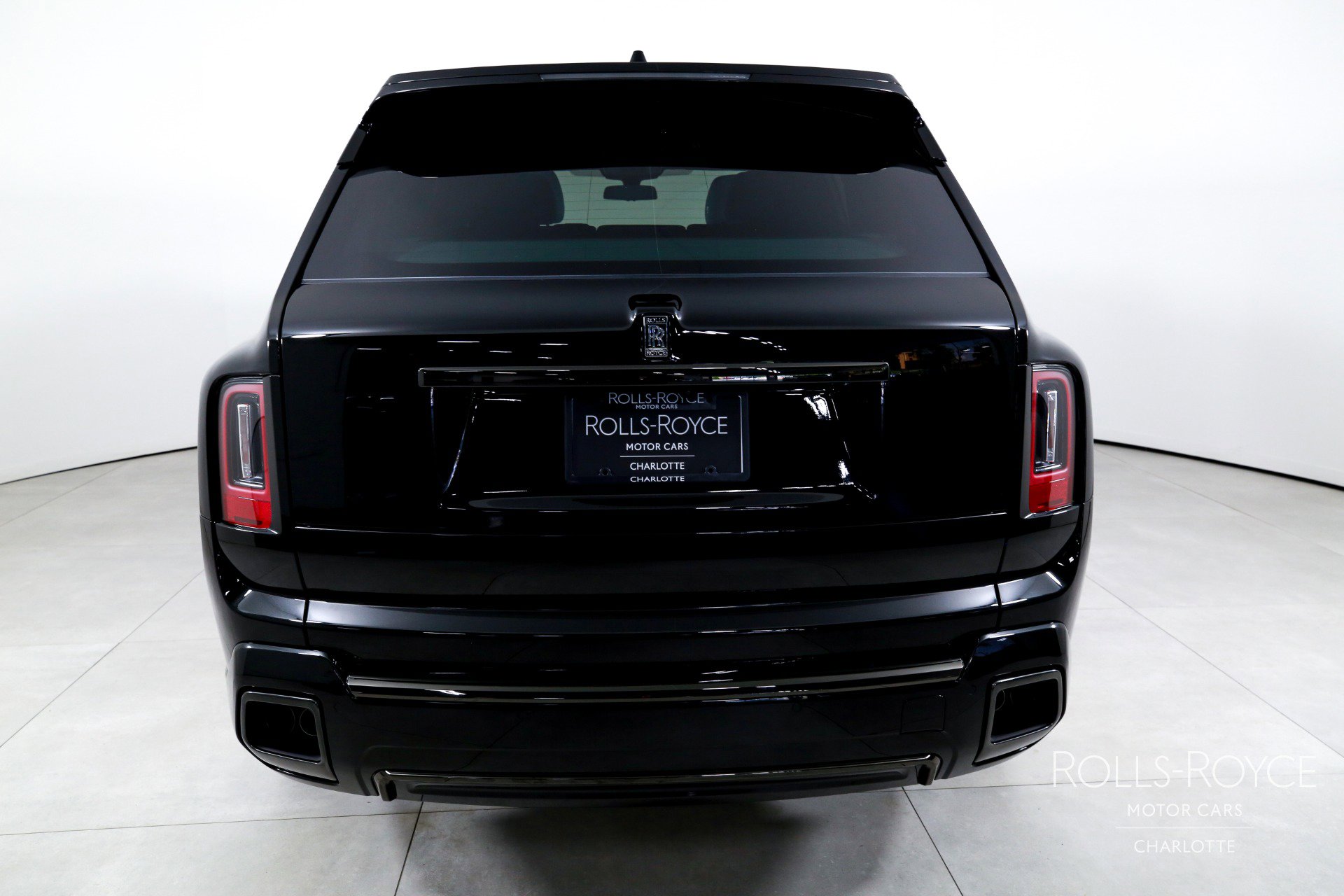 New 2026 Rolls-Royce Cullinan Black Badge image 9