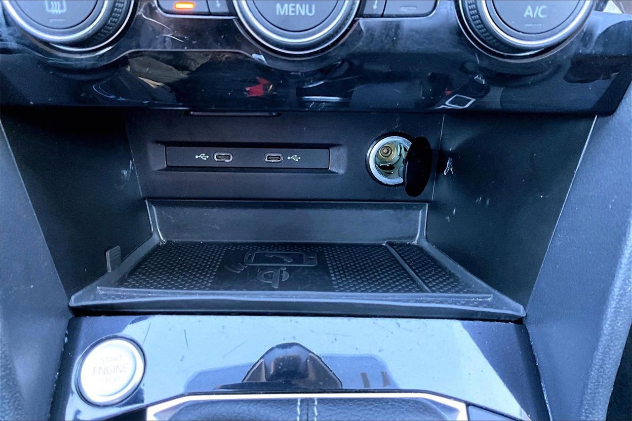 Used 2024 Volkswagen Taos SE image 16