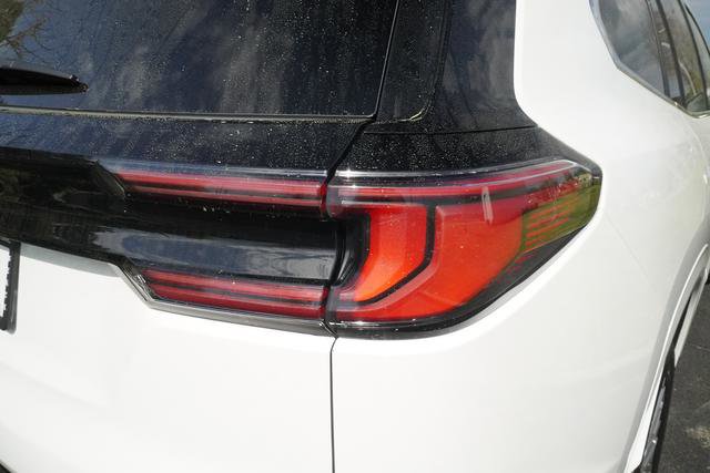 Used 2025 GMC Acadia Denali w/ LPO, Floor Liner Package image 38