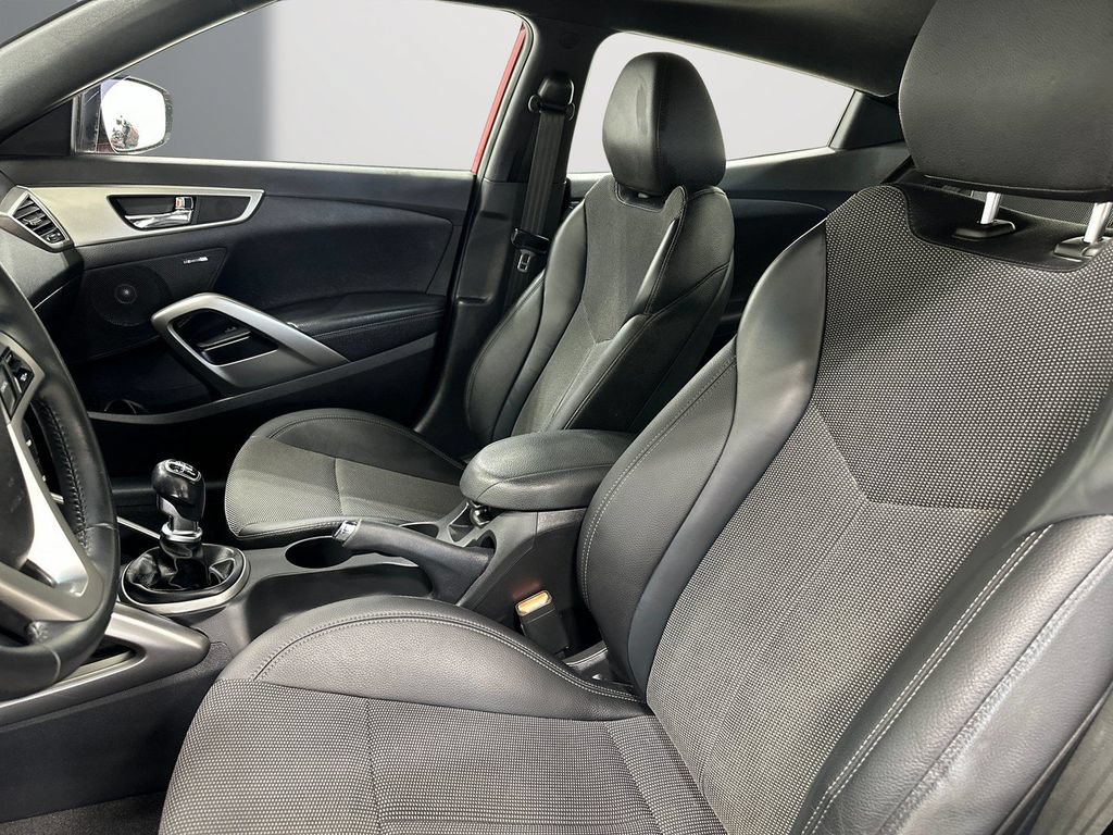 Used 2016 Hyundai Veloster w/ Option Group 02 FWD image 14