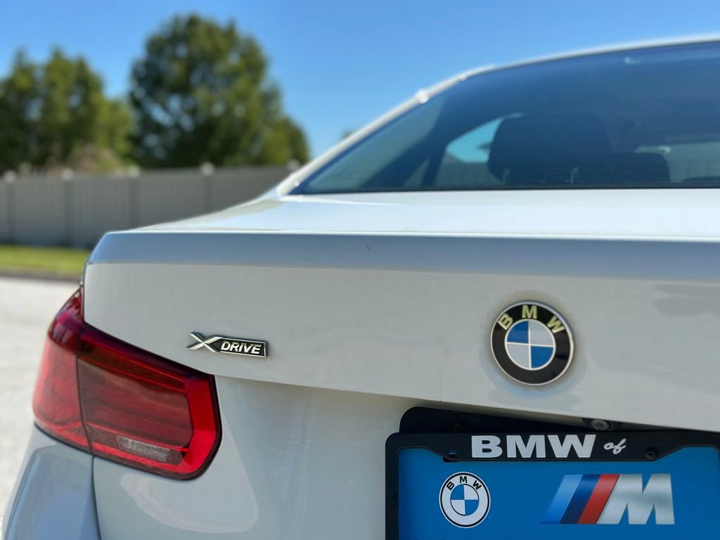 Used 2018 BMW 320i xDrive Sedan w/ Convenience Package AWD/4WD image 15