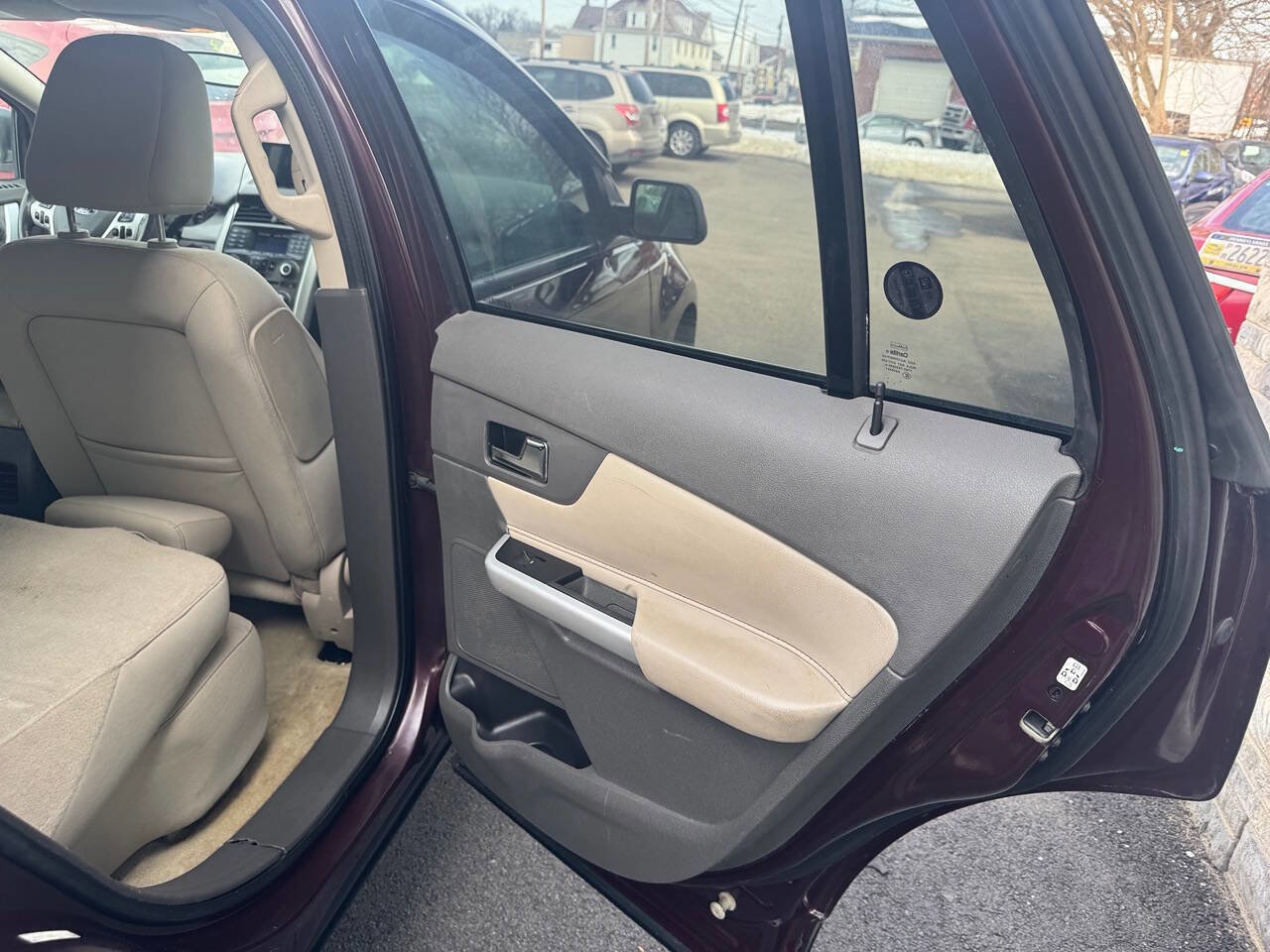 Used 2011 Ford Edge SEL image 20