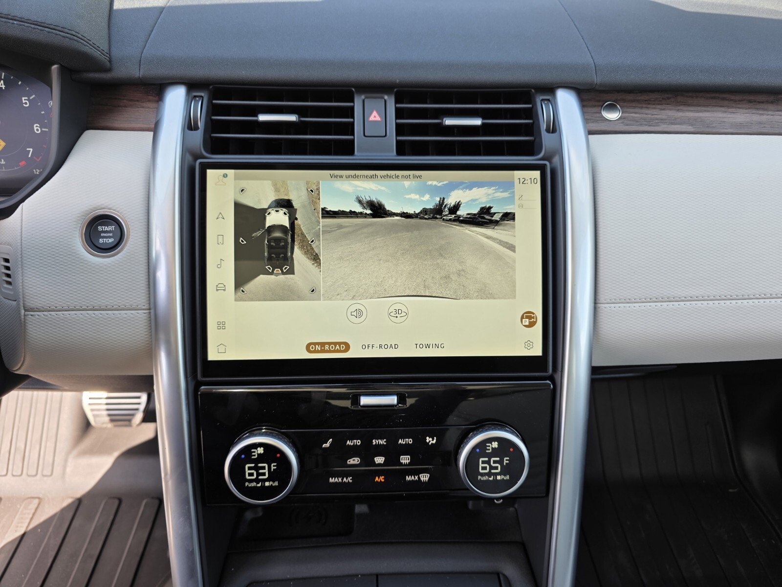 Used 2026 Land Rover Discovery Dynamic SE image 17