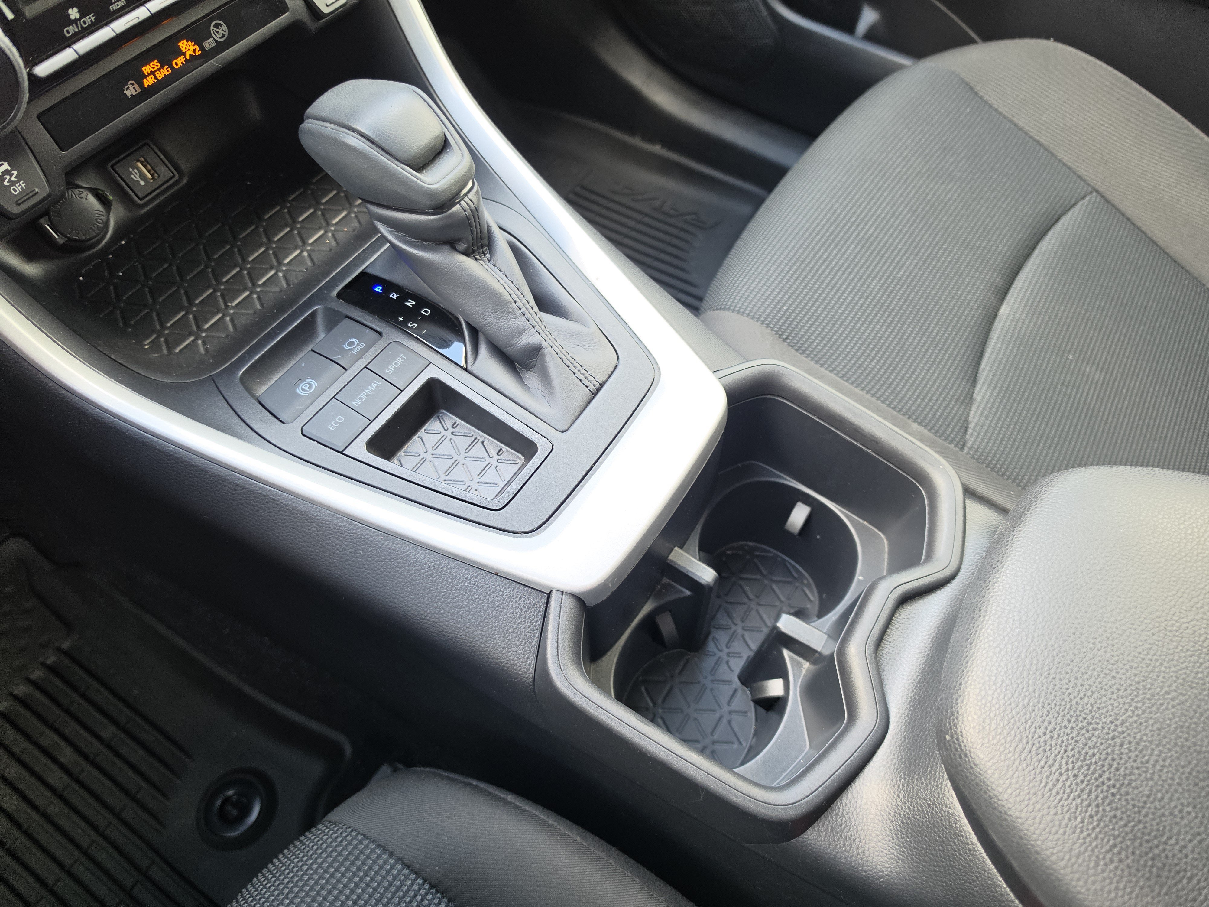 Certified 2025 Toyota RAV4 LE FWD image 23