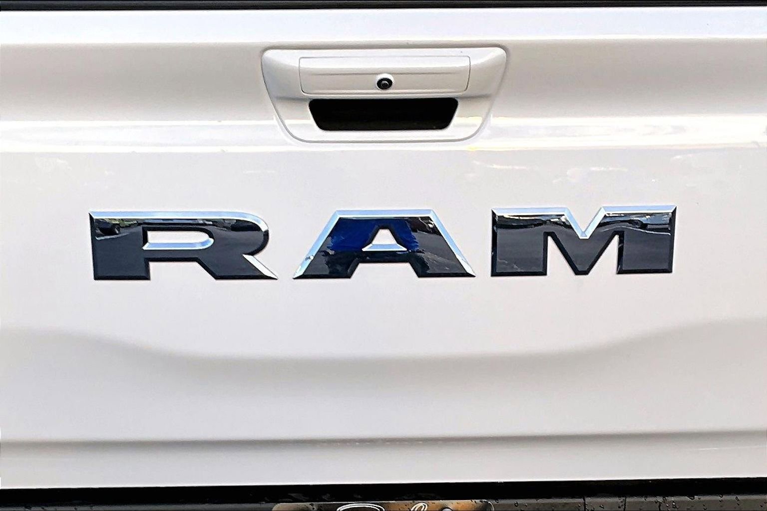 New 2025 RAM 1500 Laramie AWD/4WD image 9