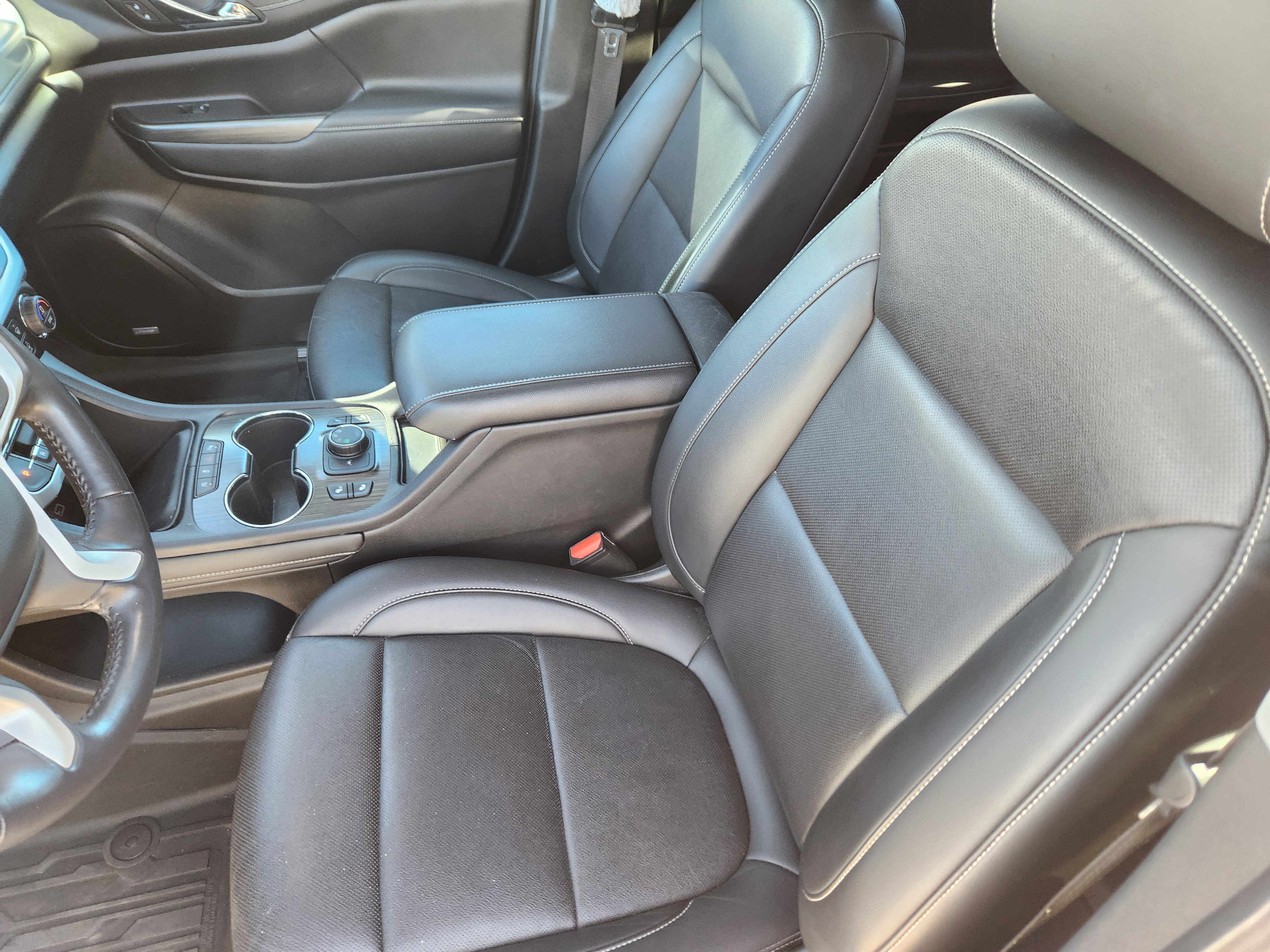 Used 2021 GMC Acadia SLT w/ LPO, Bright Accent Package image 10