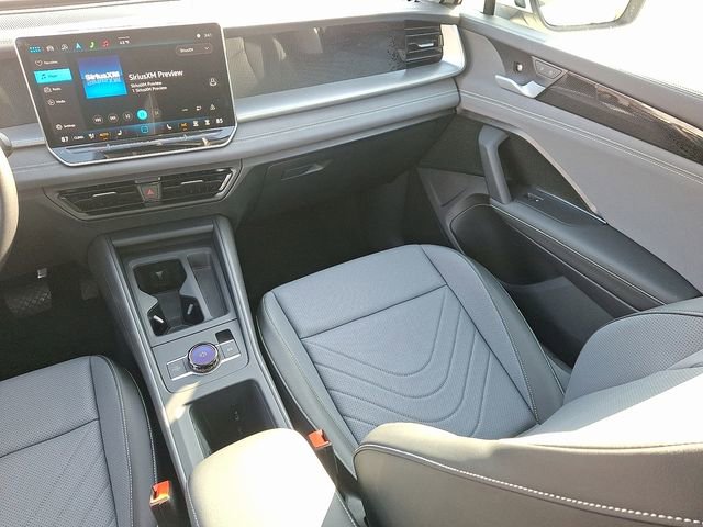 Certified 2025 Volkswagen Tiguan SE w/ Panoramic Sunroof Package AWD/4WD image 16