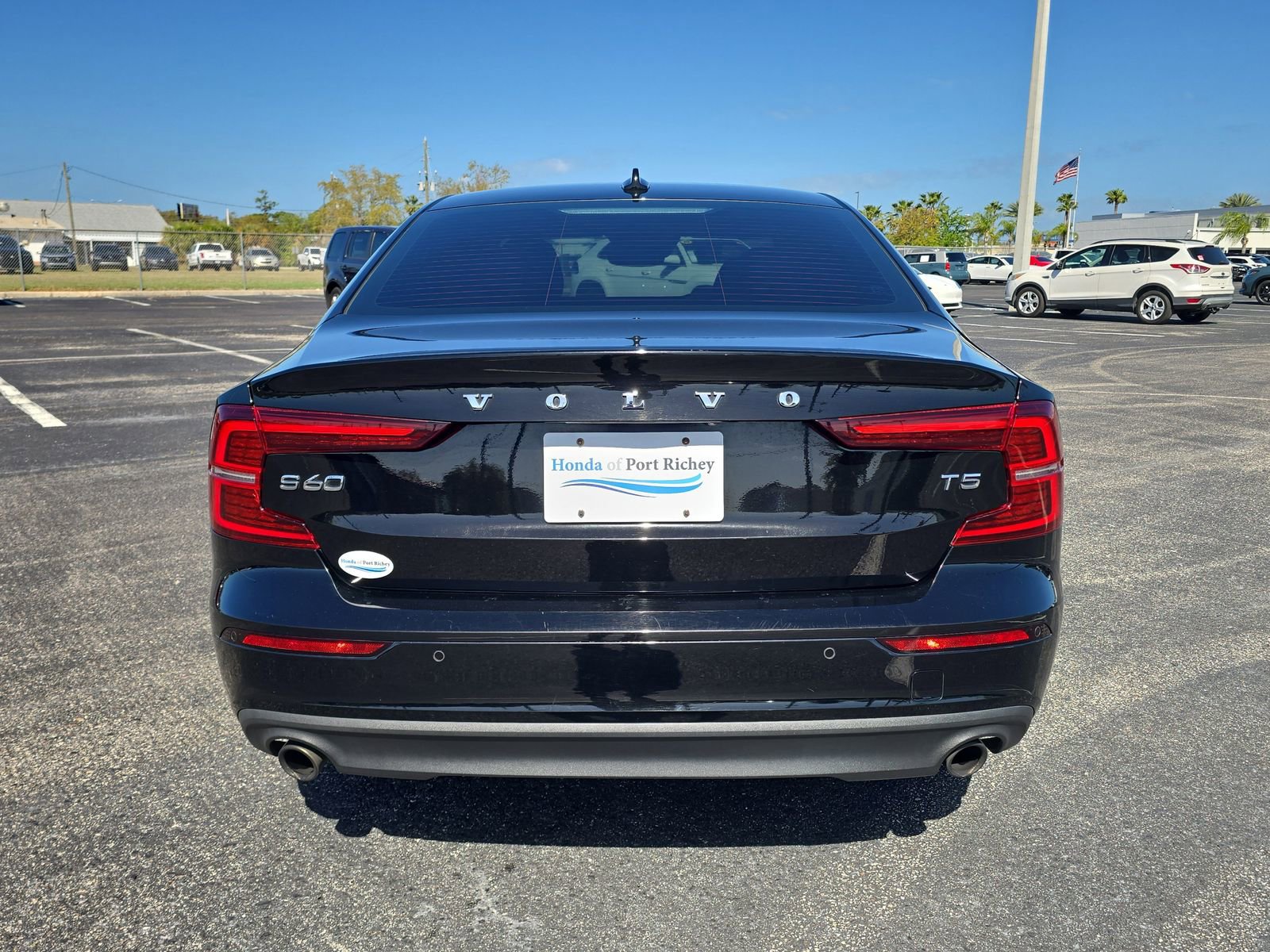 Used 2019 Volvo S60 T5 Momentum w/ Premium Package image 5