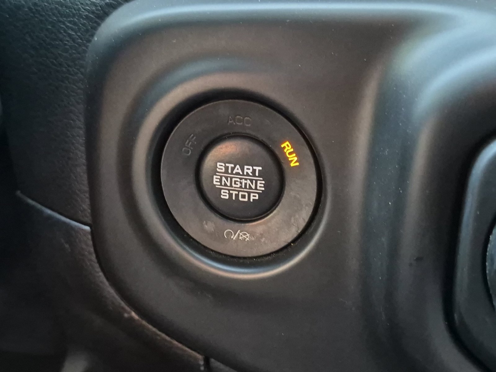 Used 2018 Jeep Wrangler Unlimited Sahara AWD/4WD image 24