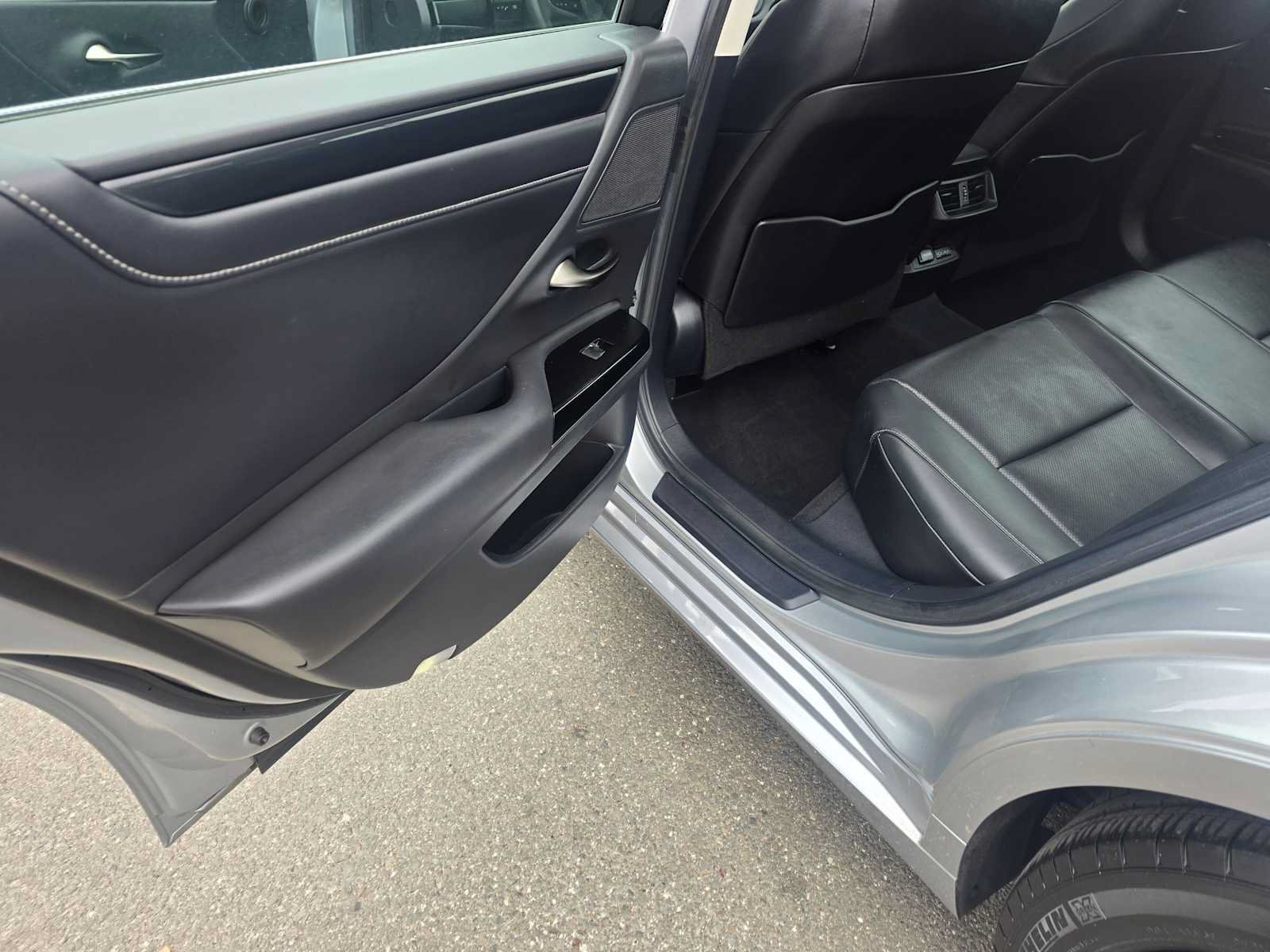 Certified 2023 Lexus ES 350 w/ Accessory Package (Z1) FWD image 15