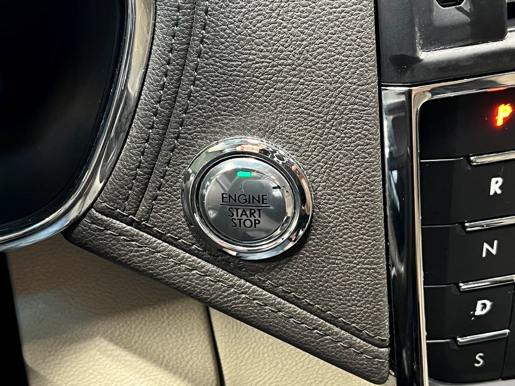 Used 2017 Lincoln Continental Select w/ Climate Package image 21
