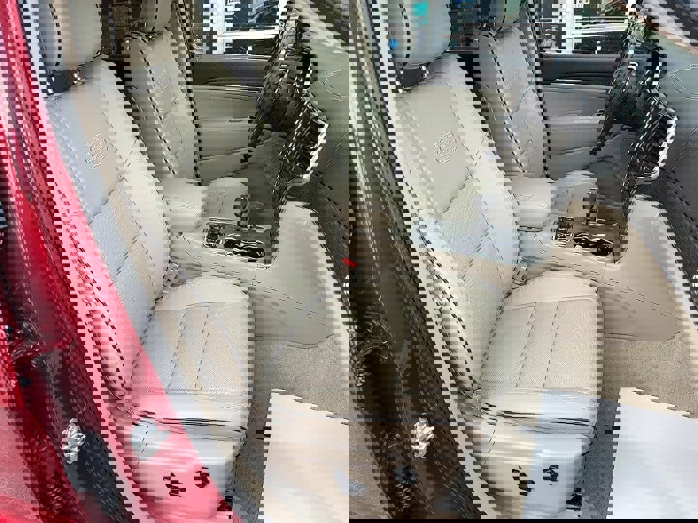 Used 2015 Jeep Grand Cherokee Overland w/ Advanced Technology Group image 25