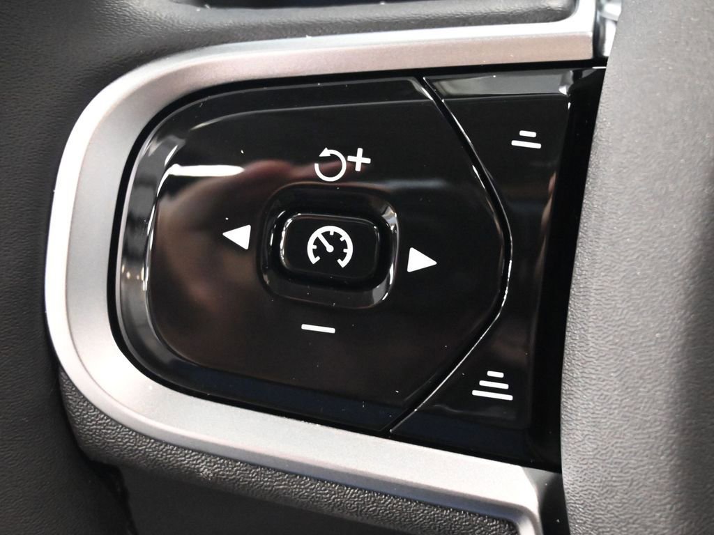 New 2026 Volvo XC60 B5 Plus w/ Protection Package Premier image 27