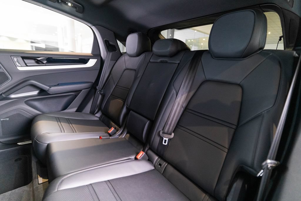 New 2026 Porsche Cayenne Coupe AWD/4WD image 37