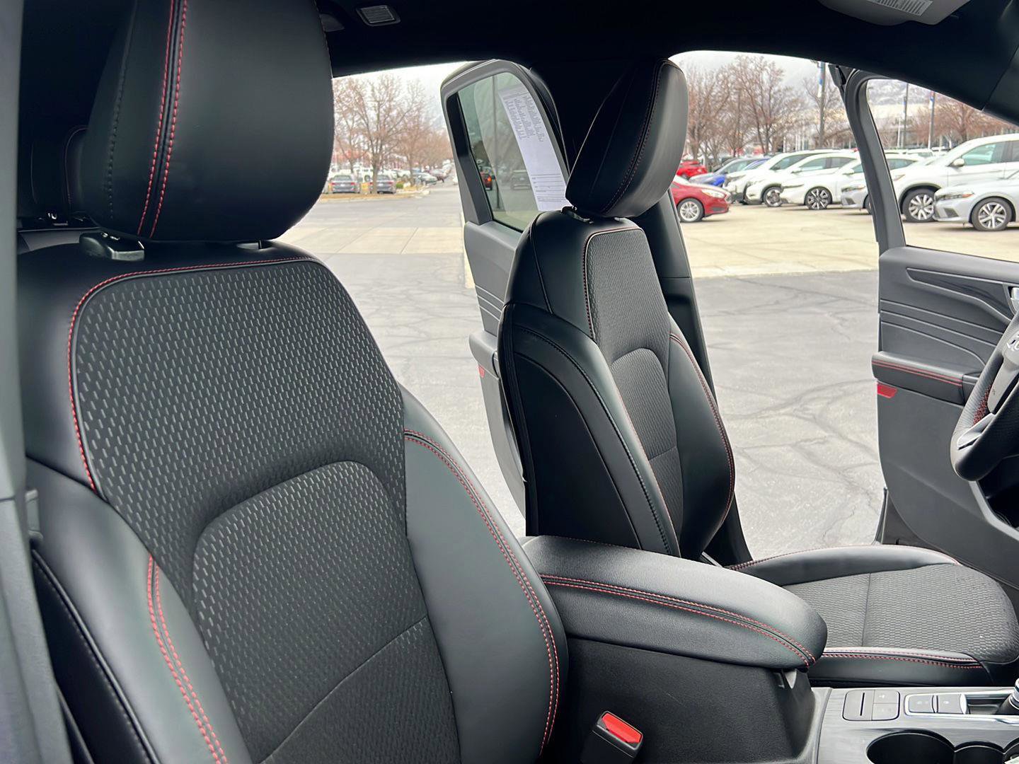 Used 2025 Ford Escape ST-Line image 39