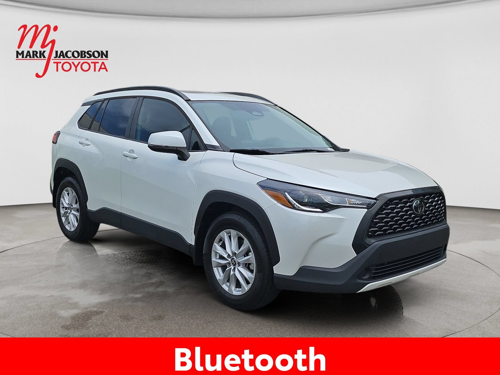 Used 2024 Toyota Corolla Cross LE w/ Moonroof Package FWD image 5
