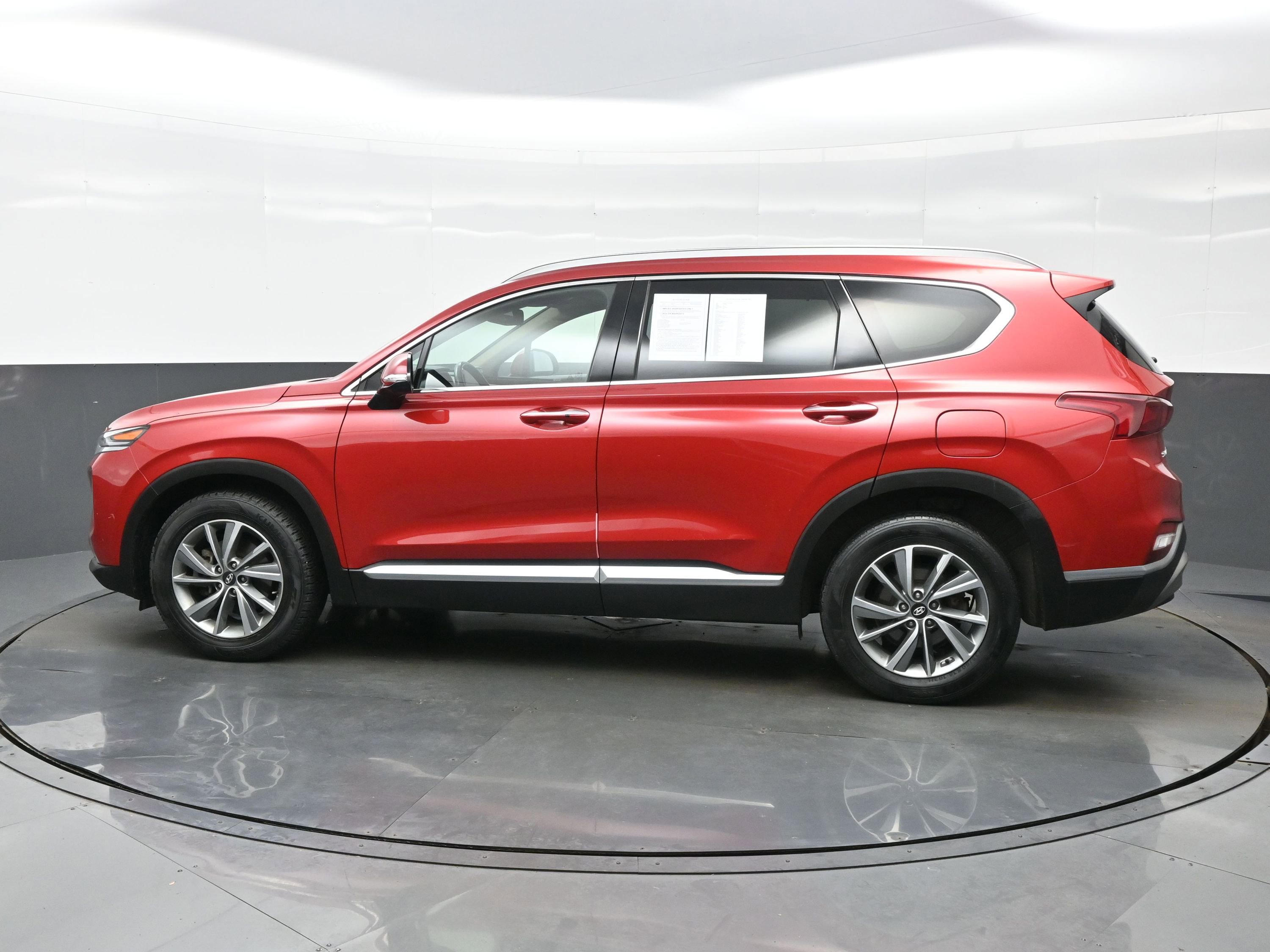 Used 2019 Hyundai Santa Fe AWD image 3