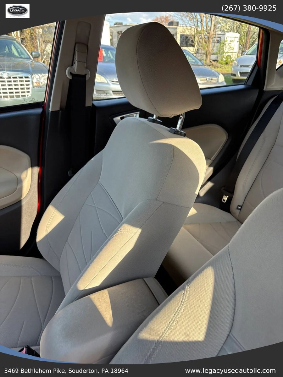 Used 2014 Ford Fiesta SE image 21