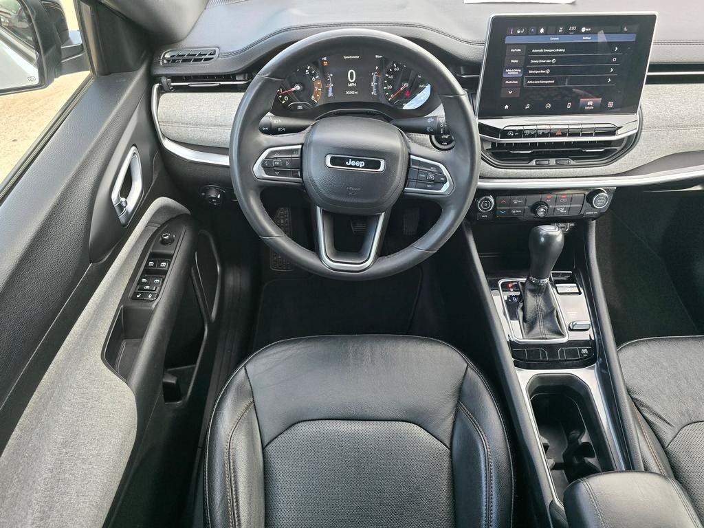 Used 2023 Jeep Compass Latitude AWD/4WD image 16