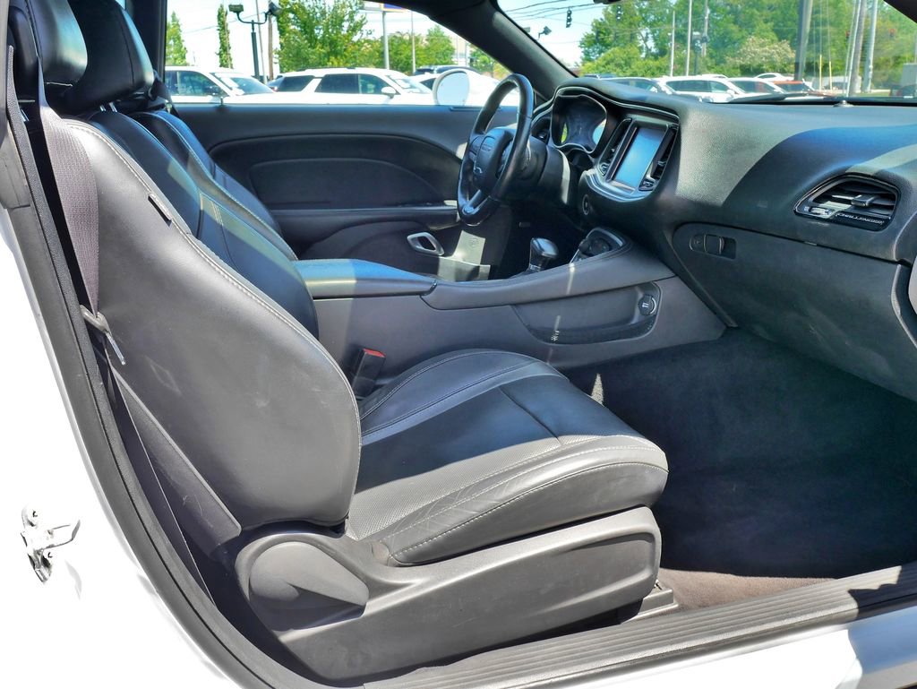 Used 2016 Dodge Challenger R/T Plus RWD image 11