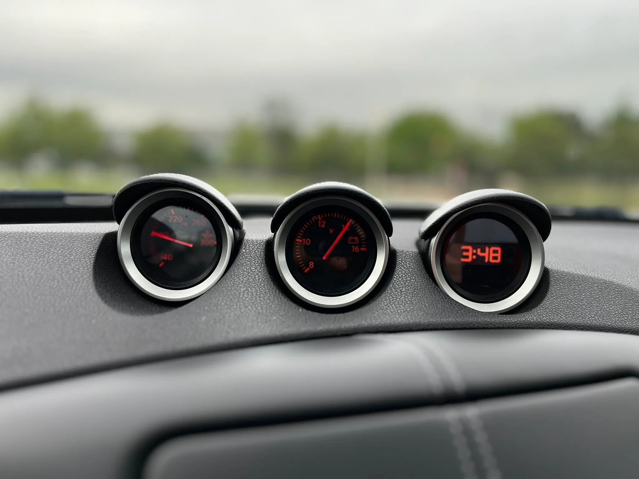 Used 2016 Nissan 370Z Coupe RWD image 17