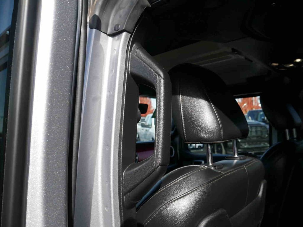 Used 2021 Jeep Wrangler Unlimited Rubicon image 16