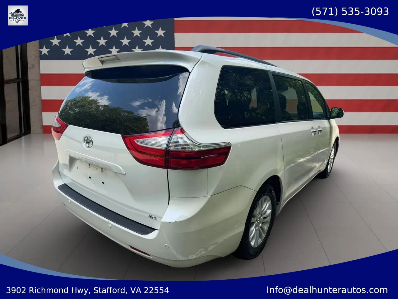 Used 2015 Toyota Sienna XLE w/ XLE Navigation Package FWD image 5