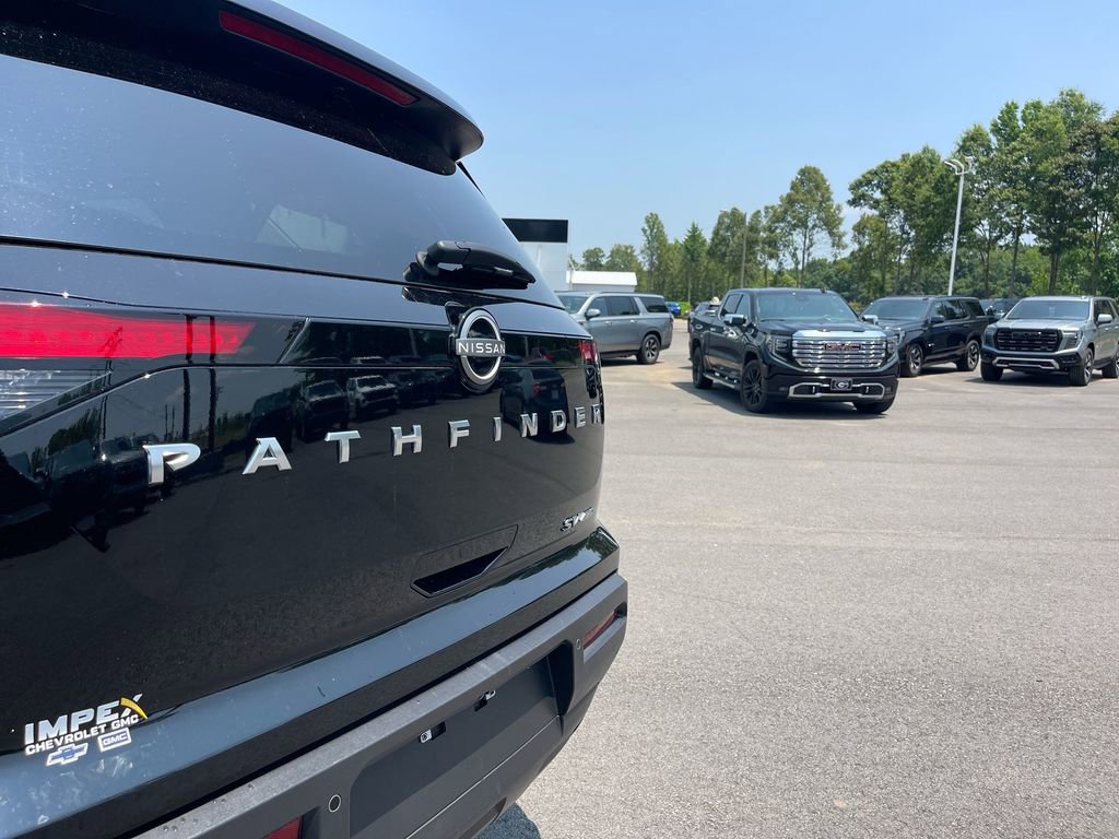 Used 2024 Nissan Pathfinder SV image 30
