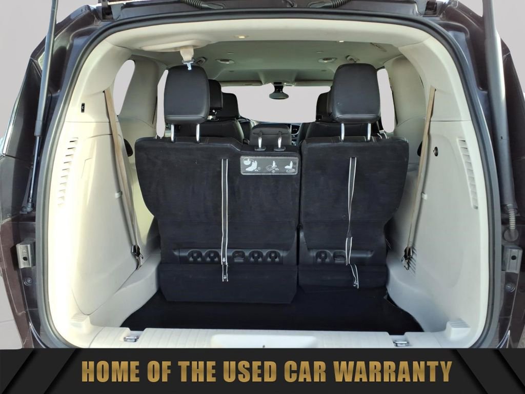 Used 2017 Chrysler Pacifica Touring-L image 30