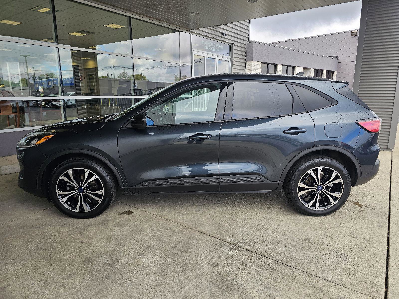 Used 2022 Ford Escape SEL w/ SEL Stealth AWD Package image 2