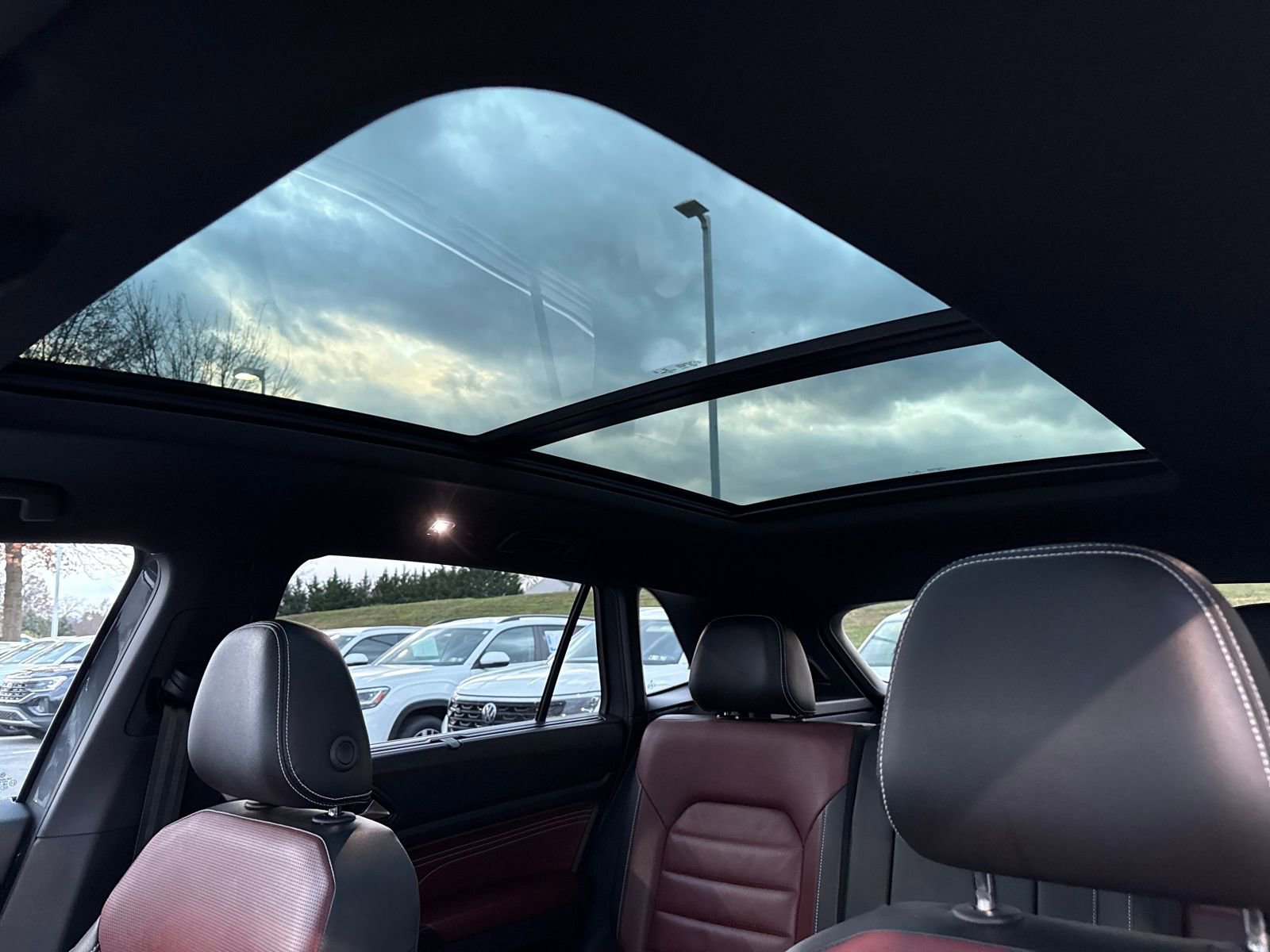 Certified 2023 Volkswagen Atlas Cross Sport SEL Premium R-Line image 22