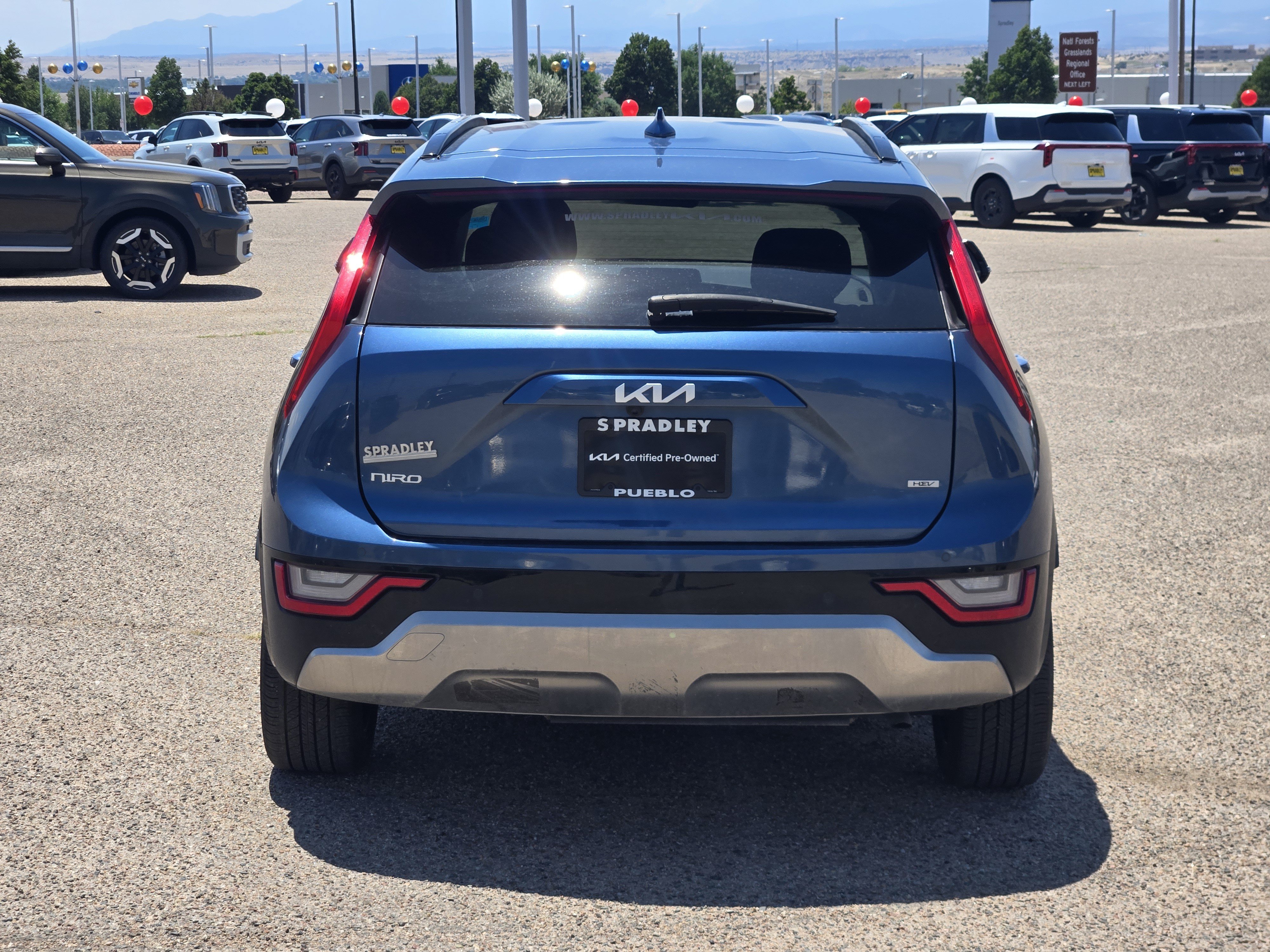 Used 2025 Kia Niro SX Touring FWD image 4