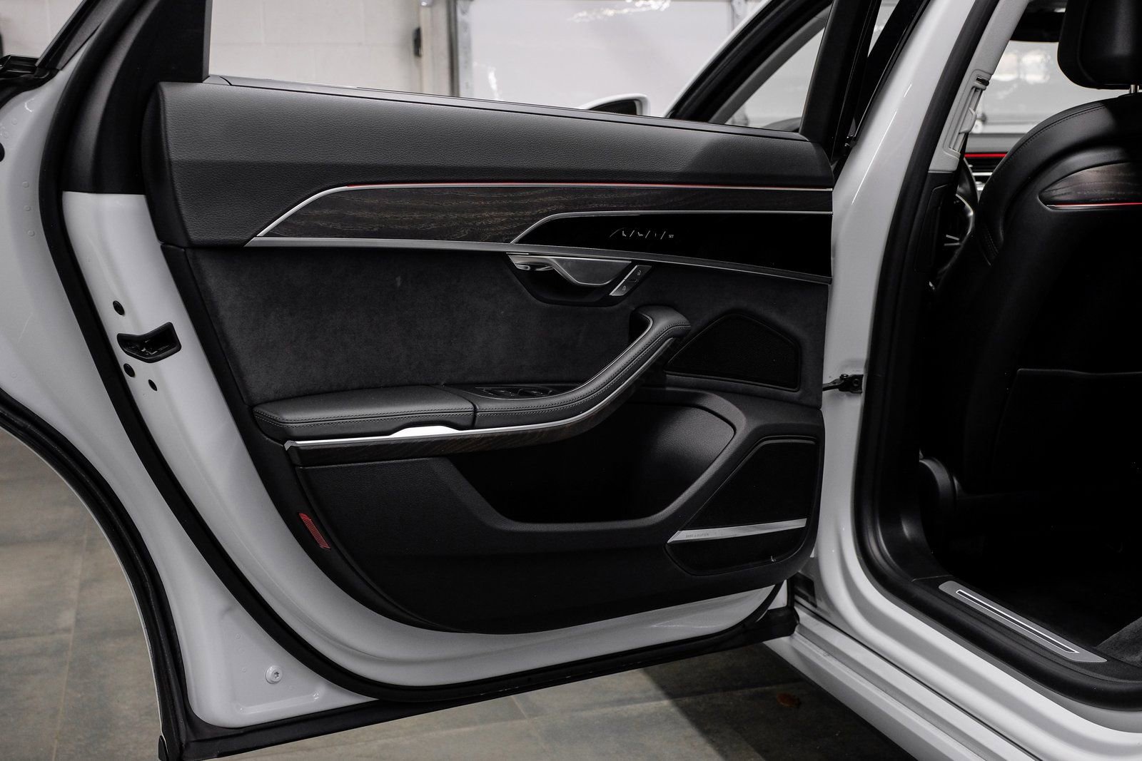 Used 2022 Audi A8 L 3.0T w/ Luxury Package image 57