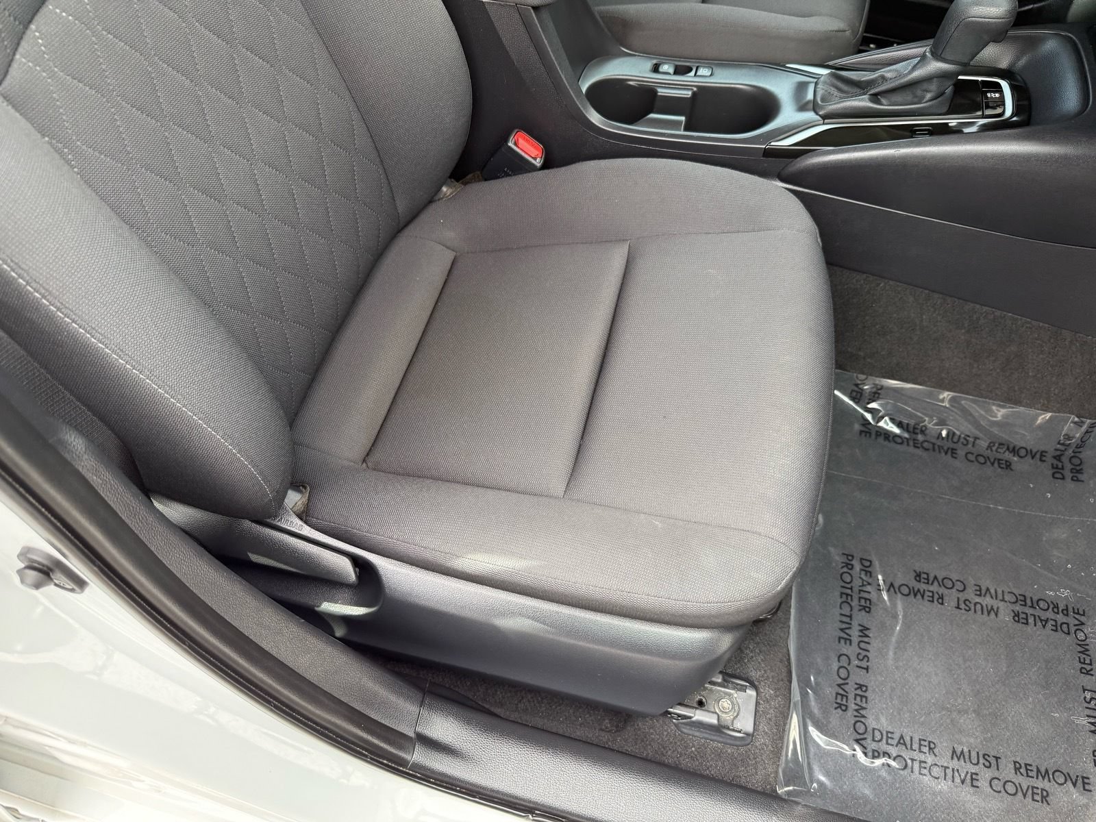 Used 2025 Toyota Corolla LE FWD image 31