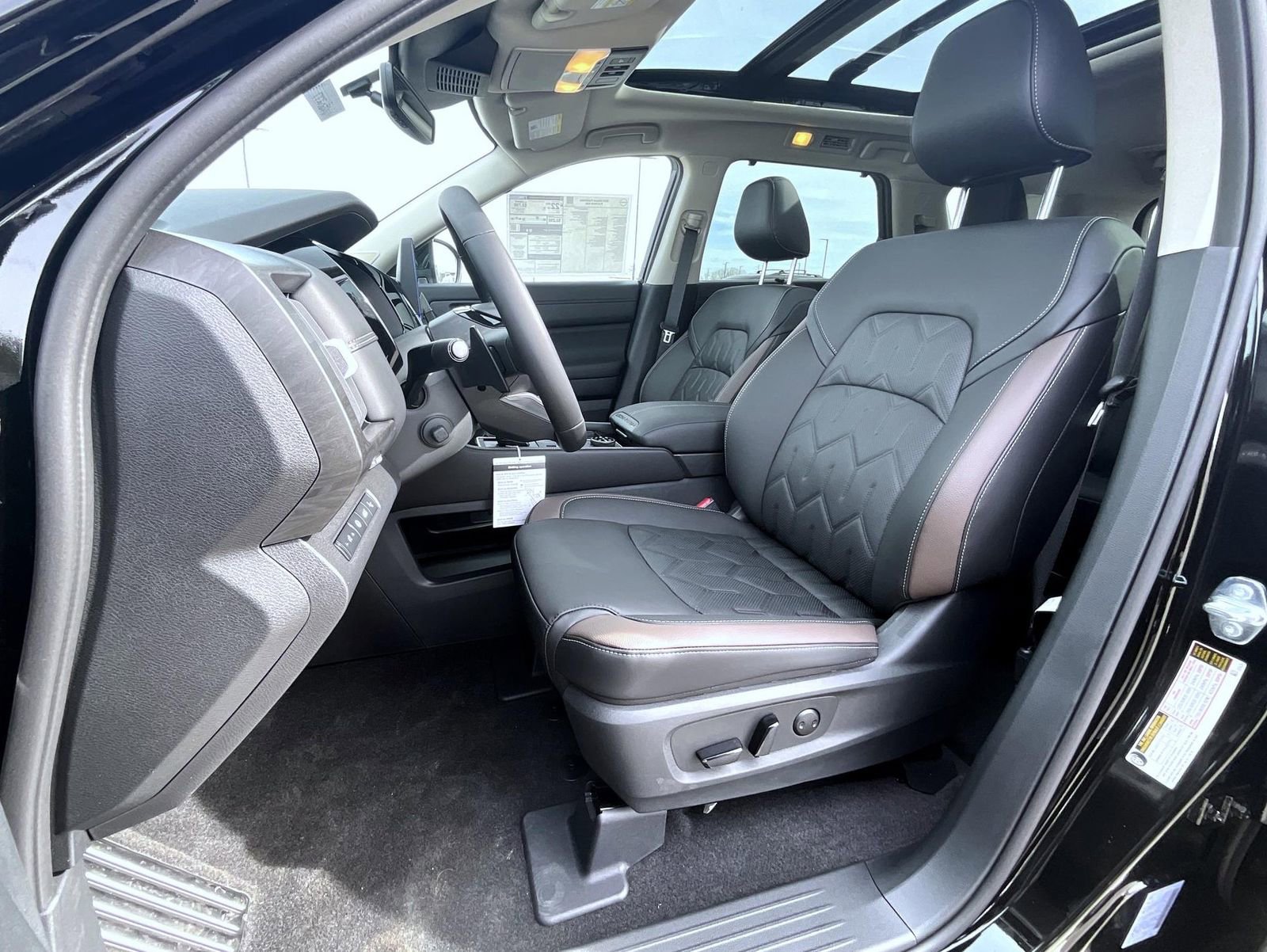 New 2026 Nissan Pathfinder Platinum AWD/4WD image 10