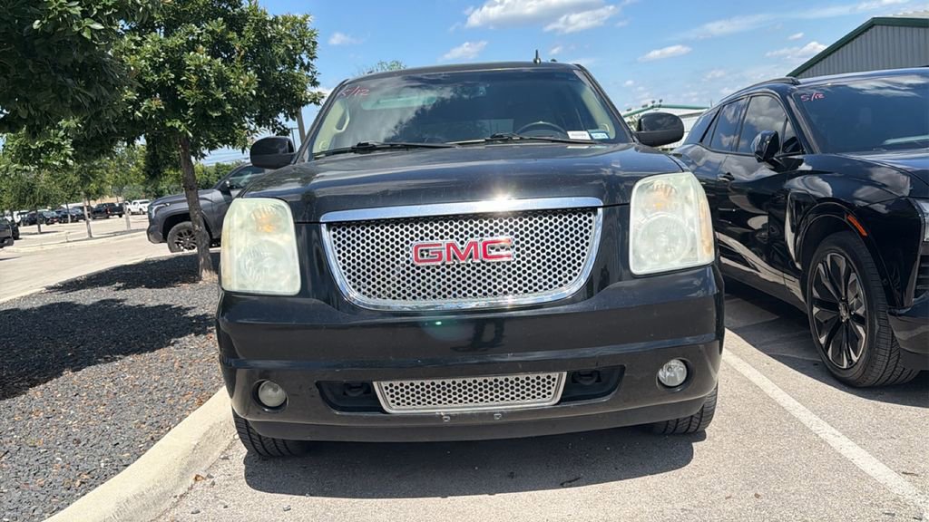 Used 2010 GMC Yukon XL Denali AWD/4WD image 2
