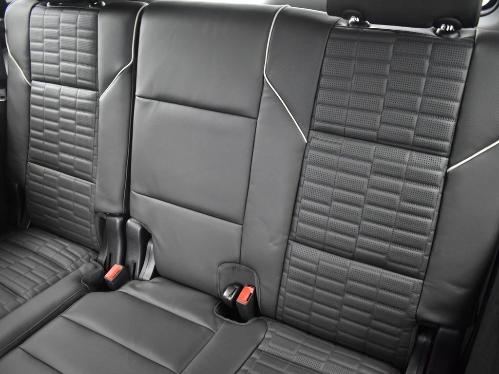 Certified 2025 Cadillac Escalade V w/ LPO, ONYX Package image 32