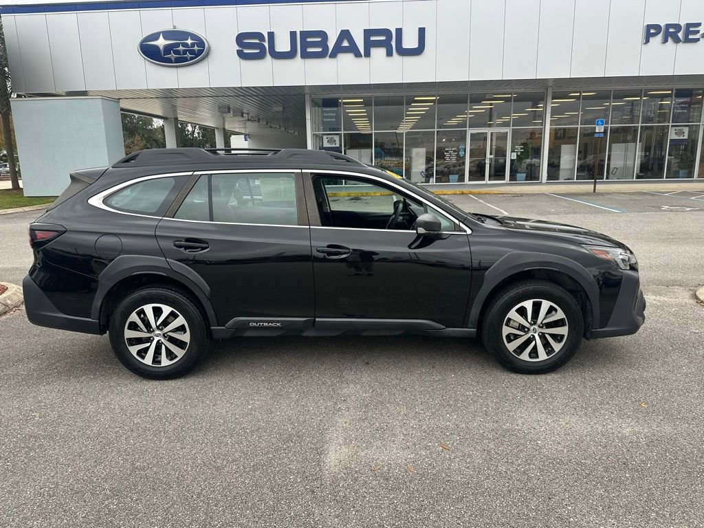 Used 2023 Subaru Outback 2.5i image 2